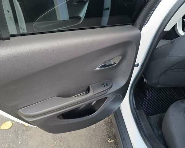 Белый Шевроле Вольт, объемом двигателя 1.4 л и пробегом 102 тыс. км за 10000 $, фото 13 на Automoto.ua