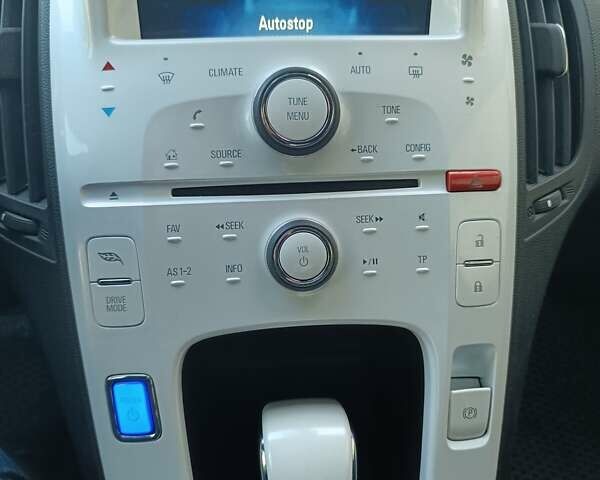 Белый Шевроле Вольт, объемом двигателя 1.4 л и пробегом 102 тыс. км за 10000 $, фото 1 на Automoto.ua