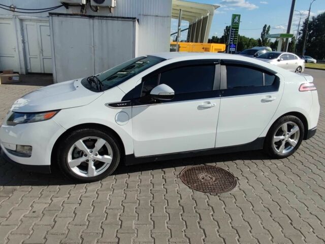 Белый Шевроле Вольт, объемом двигателя 0 л и пробегом 290 тыс. км за 9500 $, фото 1 на Automoto.ua