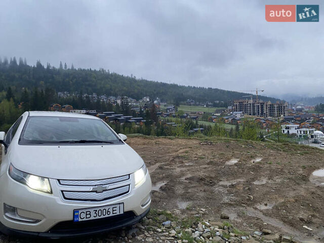 Белый Шевроле Вольт, объемом двигателя 1.4 л и пробегом 250 тыс. км за 10500 $, фото 4 на Automoto.ua