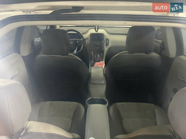 Белый Шевроле Вольт, объемом двигателя 1.4 л и пробегом 250 тыс. км за 10500 $, фото 23 на Automoto.ua