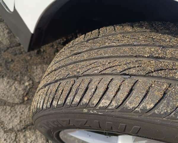 Белый Шевроле Вольт, объемом двигателя 1.4 л и пробегом 102 тыс. км за 10000 $, фото 16 на Automoto.ua