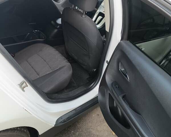 Белый Шевроле Вольт, объемом двигателя 1.4 л и пробегом 102 тыс. км за 10000 $, фото 12 на Automoto.ua