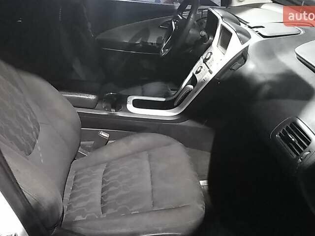 Белый Шевроле Вольт, объемом двигателя 1.4 л и пробегом 211 тыс. км за 9000 $, фото 8 на Automoto.ua