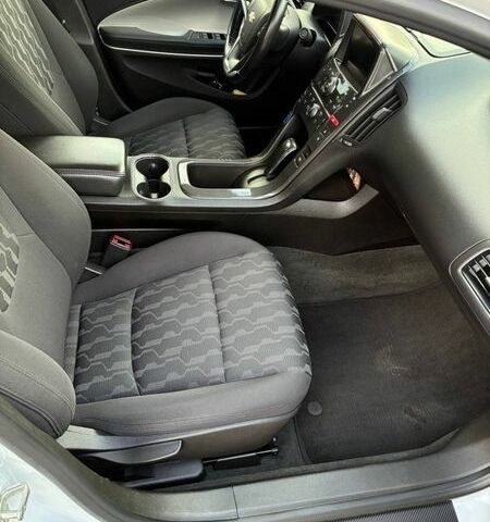 Білий Шевроле Вольт, об'ємом двигуна 1.4 л та пробігом 143 тис. км за 10500 $, фото 11 на Automoto.ua