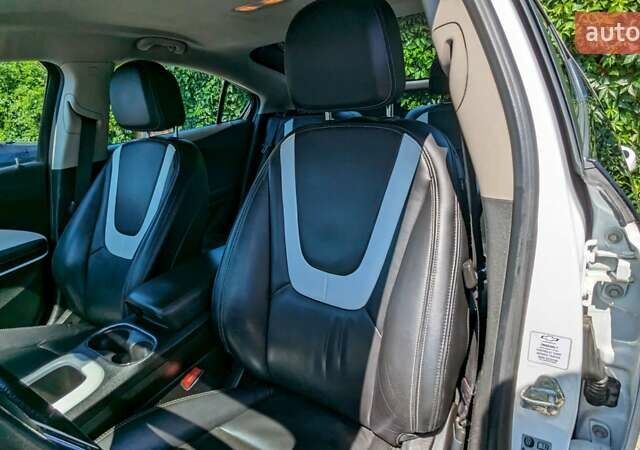 Білий Шевроле Вольт, об'ємом двигуна 1.4 л та пробігом 206 тис. км за 11900 $, фото 33 на Automoto.ua