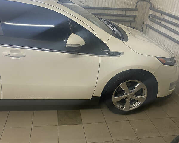 Белый Шевроле Вольт, объемом двигателя 1.4 л и пробегом 250 тыс. км за 10500 $, фото 29 на Automoto.ua