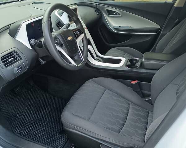 Белый Шевроле Вольт, объемом двигателя 1.4 л и пробегом 102 тыс. км за 10000 $, фото 15 на Automoto.ua