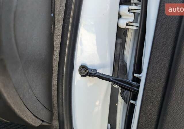 Білий Шевроле Вольт, об'ємом двигуна 1.4 л та пробігом 206 тис. км за 11900 $, фото 94 на Automoto.ua