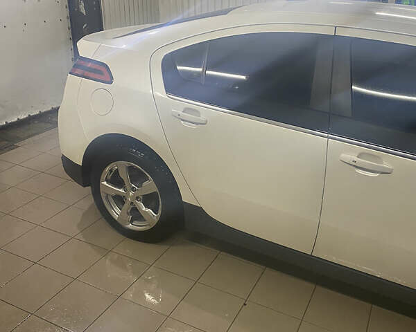 Белый Шевроле Вольт, объемом двигателя 1.4 л и пробегом 250 тыс. км за 10500 $, фото 28 на Automoto.ua