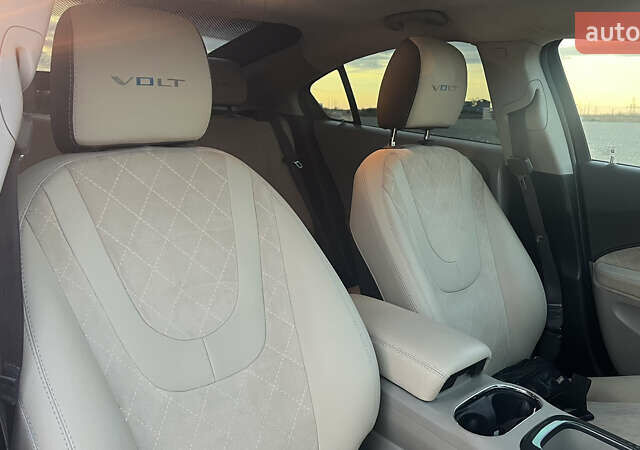 Белый Шевроле Вольт, объемом двигателя 1.4 л и пробегом 177 тыс. км за 8300 $, фото 28 на Automoto.ua
