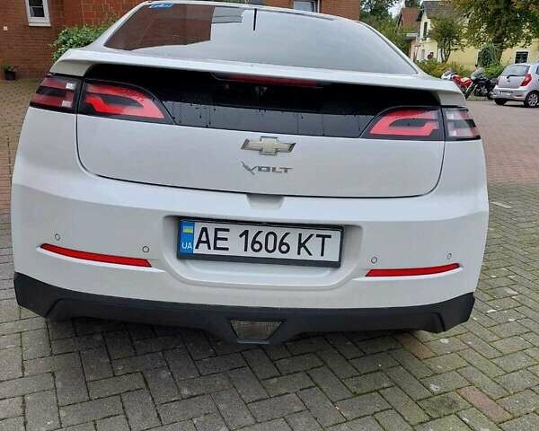 Белый Шевроле Вольт, объемом двигателя 1.4 л и пробегом 178 тыс. км за 9000 $, фото 4 на Automoto.ua