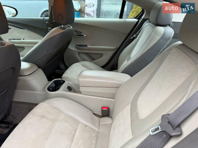 Белый Шевроле Вольт, объемом двигателя 1.4 л и пробегом 212 тыс. км за 10290 $, фото 13 на Automoto.ua