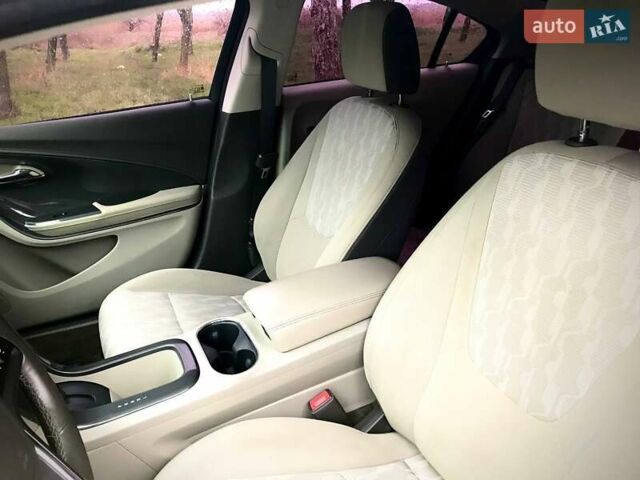 Белый Шевроле Вольт, объемом двигателя 1.4 л и пробегом 181 тыс. км за 11399 $, фото 11 на Automoto.ua