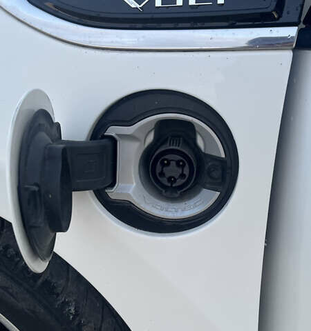 Белый Шевроле Вольт, объемом двигателя 1.4 л и пробегом 177 тыс. км за 8300 $, фото 35 на Automoto.ua