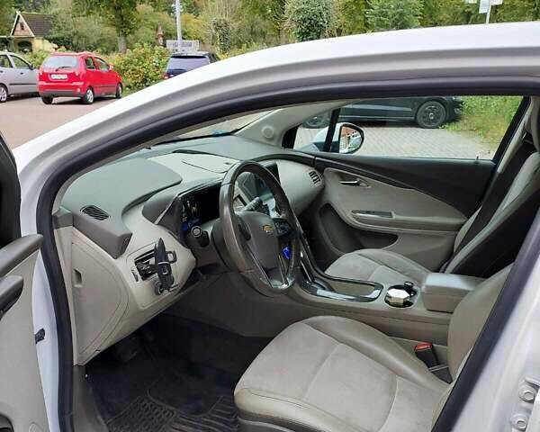 Белый Шевроле Вольт, объемом двигателя 1.4 л и пробегом 178 тыс. км за 9000 $, фото 7 на Automoto.ua