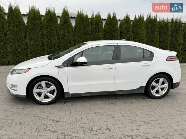 Шевроле Вольт 2014 в Черкассах на Automoto.ua Белый Шевроле Вольт, объемом двигателя 1.4 л и пробегом 130 тыс. км за 10300 $, фото 1 на Automoto.ua