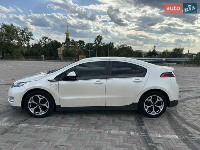 Белый Шевроле Вольт, объемом двигателя 1.4 л и пробегом 175 тыс. км за 11200 $, фото 5 на Automoto.ua