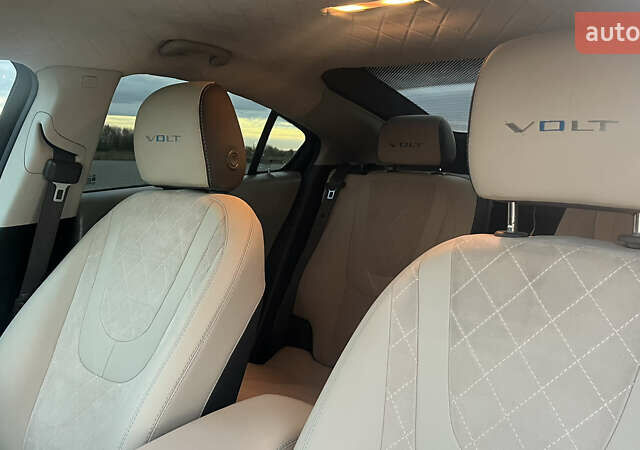 Белый Шевроле Вольт, объемом двигателя 1.4 л и пробегом 177 тыс. км за 8300 $, фото 15 на Automoto.ua