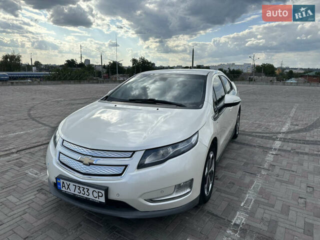 Белый Шевроле Вольт, объемом двигателя 1.4 л и пробегом 175 тыс. км за 11200 $, фото 6 на Automoto.ua