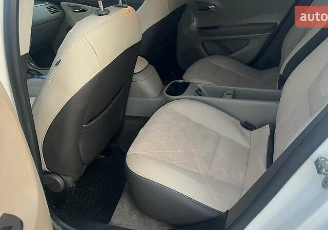 Белый Шевроле Вольт, объемом двигателя 1.4 л и пробегом 177 тыс. км за 8300 $, фото 21 на Automoto.ua