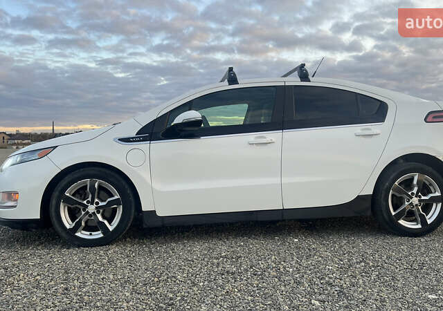 Белый Шевроле Вольт, объемом двигателя 1.4 л и пробегом 177 тыс. км за 8300 $, фото 3 на Automoto.ua