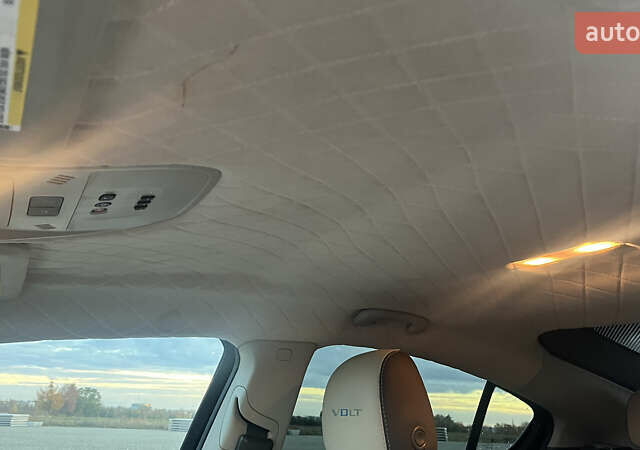 Белый Шевроле Вольт, объемом двигателя 1.4 л и пробегом 177 тыс. км за 8300 $, фото 16 на Automoto.ua