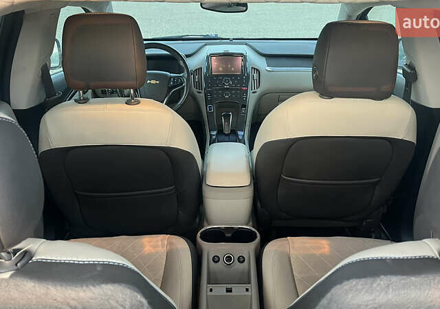 Белый Шевроле Вольт, объемом двигателя 1.4 л и пробегом 177 тыс. км за 8300 $, фото 24 на Automoto.ua