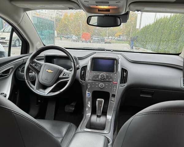 Шевроле Вольт 2014 в Черкассах на Automoto.ua Белый Шевроле Вольт, объемом двигателя 1.4 л и пробегом 130 тыс. км за 10300 $, фото 9 на Automoto.ua
