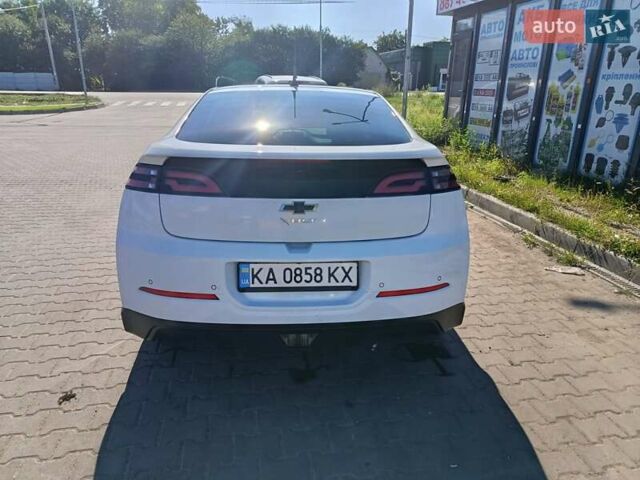 Белый Шевроле Вольт, объемом двигателя 1.4 л и пробегом 242 тыс. км за 10800 $, фото 2 на Automoto.ua