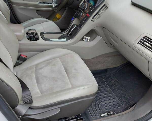 Белый Шевроле Вольт, объемом двигателя 1.4 л и пробегом 178 тыс. км за 9000 $, фото 6 на Automoto.ua