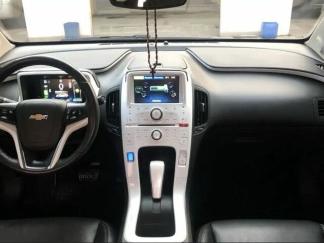 Білий Шевроле Вольт, об'ємом двигуна 1.4 л та пробігом 180 тис. км за 11999 $, фото 4 на Automoto.ua