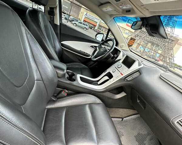 Белый Шевроле Вольт, объемом двигателя 1.4 л и пробегом 175 тыс. км за 11200 $, фото 18 на Automoto.ua