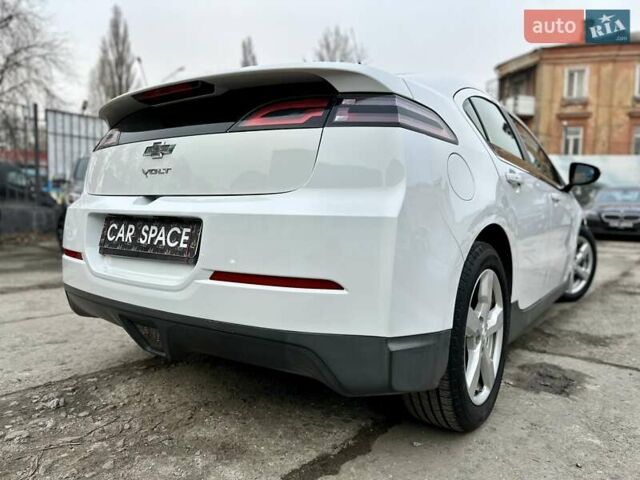 Белый Шевроле Вольт, объемом двигателя 1.4 л и пробегом 318 тыс. км за 9450 $, фото 9 на Automoto.ua