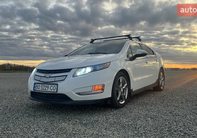 Белый Шевроле Вольт, объемом двигателя 1.4 л и пробегом 177 тыс. км за 8300 $, фото 1 на Automoto.ua