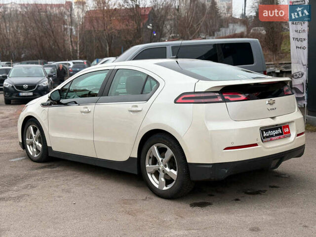 Белый Шевроле Вольт, объемом двигателя 1.4 л и пробегом 212 тыс. км за 10290 $, фото 3 на Automoto.ua