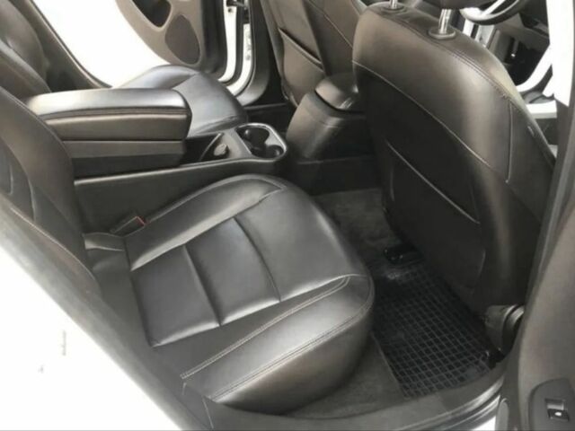 Белый Шевроле Вольт, объемом двигателя 1.4 л и пробегом 180 тыс. км за 11500 $, фото 7 на Automoto.ua