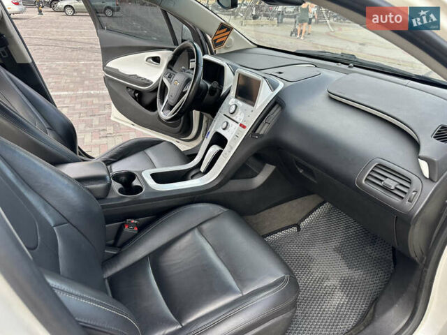 Белый Шевроле Вольт, объемом двигателя 1.4 л и пробегом 175 тыс. км за 11200 $, фото 10 на Automoto.ua