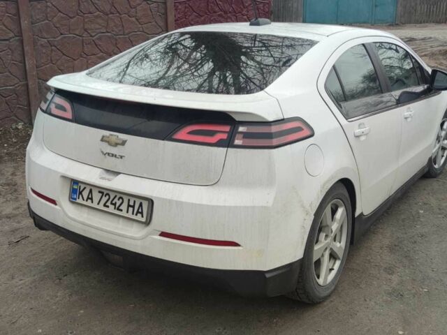Белый Шевроле Вольт, объемом двигателя 1.4 л и пробегом 195 тыс. км за 8800 $, фото 4 на Automoto.ua
