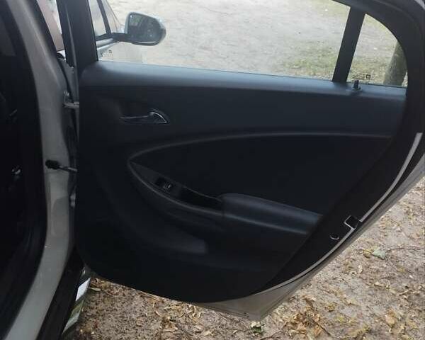 Белый Шевроле Вольт, объемом двигателя 1.5 л и пробегом 160 тыс. км за 14000 $, фото 12 на Automoto.ua