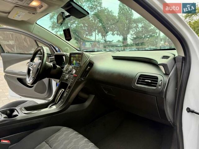 Белый Шевроле Вольт, объемом двигателя 1.4 л и пробегом 85 тыс. км за 9999 $, фото 34 на Automoto.ua