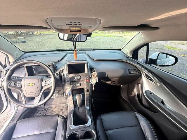 Белый Шевроле Вольт, объемом двигателя 1.4 л и пробегом 105 тыс. км за 12000 $, фото 13 на Automoto.ua