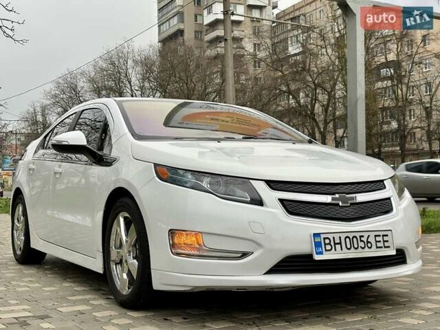 Белый Шевроле Вольт, объемом двигателя 1.4 л и пробегом 85 тыс. км за 9999 $, фото 74 на Automoto.ua