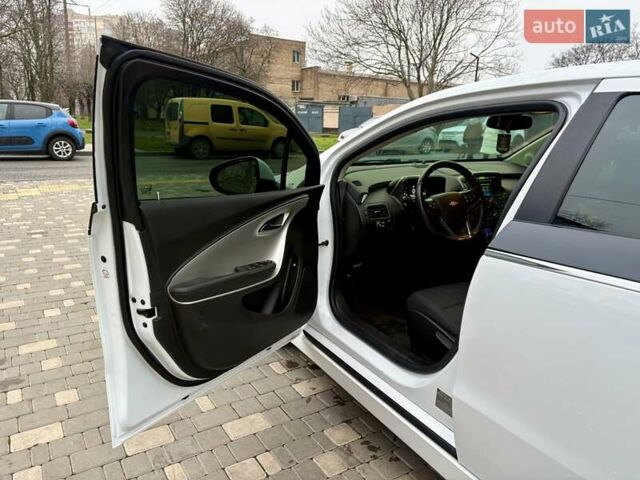 Белый Шевроле Вольт, объемом двигателя 1.4 л и пробегом 85 тыс. км за 9999 $, фото 32 на Automoto.ua