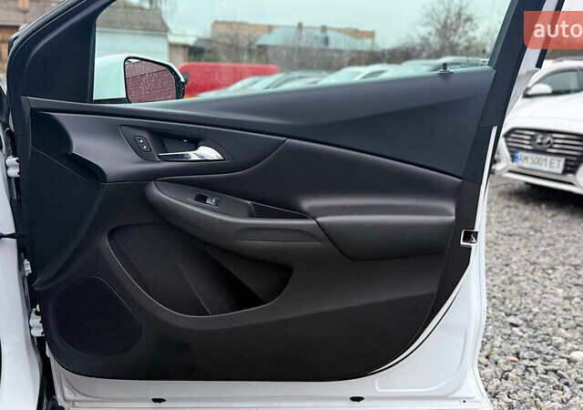 Білий Шевроле Вольт, об'ємом двигуна 1.49 л та пробігом 93 тис. км за 14900 $, фото 24 на Automoto.ua