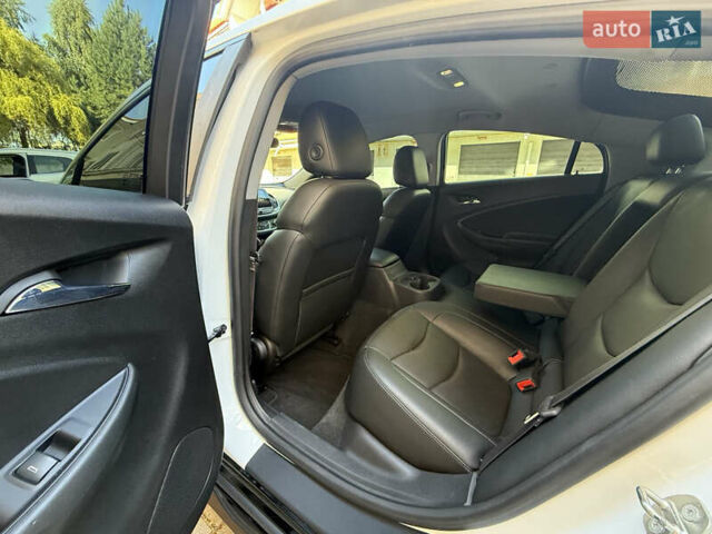 Белый Шевроле Вольт, объемом двигателя 1.49 л и пробегом 119 тыс. км за 13000 $, фото 8 на Automoto.ua