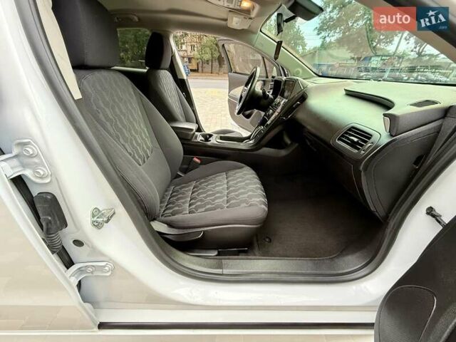 Белый Шевроле Вольт, объемом двигателя 1.4 л и пробегом 85 тыс. км за 9999 $, фото 39 на Automoto.ua