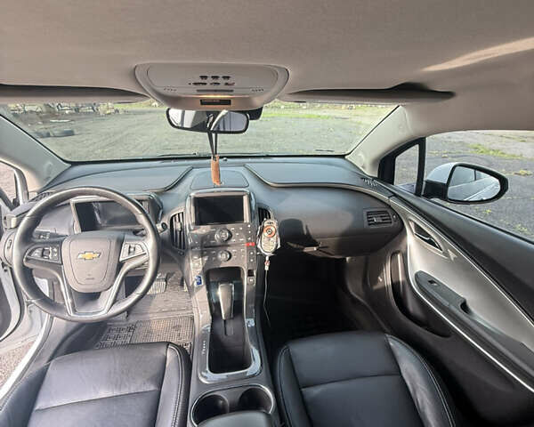 Белый Шевроле Вольт, объемом двигателя 1.4 л и пробегом 105 тыс. км за 12000 $, фото 12 на Automoto.ua