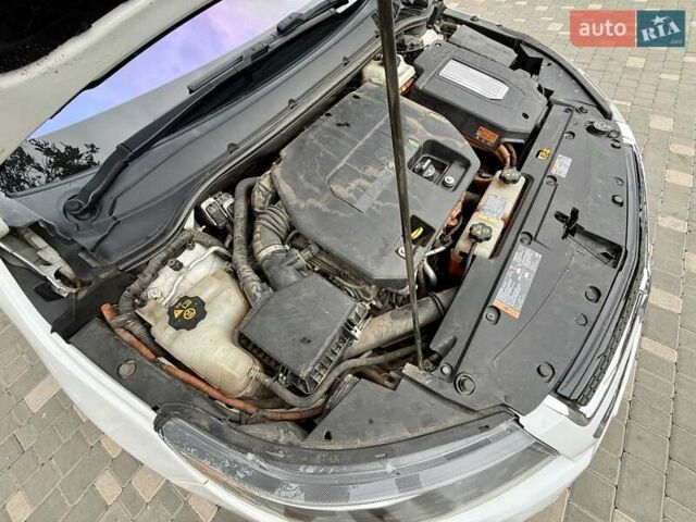 Белый Шевроле Вольт, объемом двигателя 1.4 л и пробегом 85 тыс. км за 9999 $, фото 71 на Automoto.ua