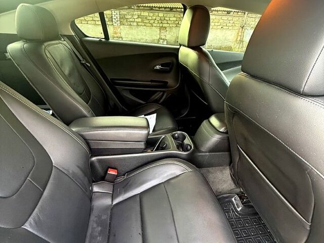 Белый Шевроле Вольт, объемом двигателя 1.4 л и пробегом 105 тыс. км за 12000 $, фото 8 на Automoto.ua